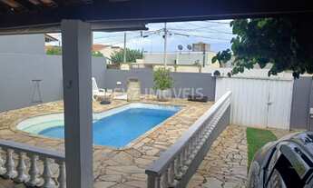 Imagem: Casa a venda no Parque Jambeiro com piscina