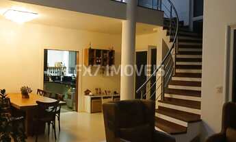 Imagem 4: Sobrado ao lado da mata preservada em terreno de 740 metros quadrados