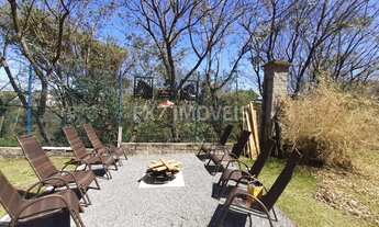 Imagem 2: Sobrado ao lado da mata preservada em terreno de 740 metros quadrados