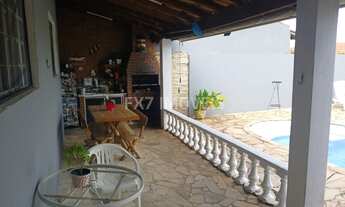 Imagem 2: Casa a venda no Parque Jambeiro com piscina e 3 Quartos sendo 1 Suíte