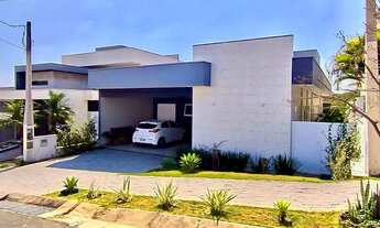 Imagem: Casa de Condomínio de Luxo no Swiss Park