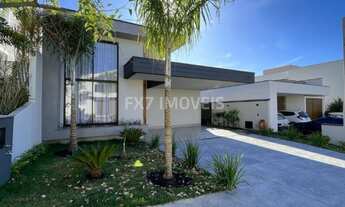 Imagem 2: Impecável casa de condomínio à venda em Campinas-SP, bairro Swiss Park: 3 quartos, 3 suíte