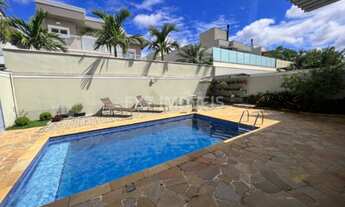 Imagem 2: Sobrado para venda no Swiss Park com 3 Suites