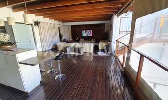 Imagem 7: Vendo casa com piscina