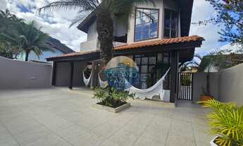 Imagem 2: Casa a Venda em Juquehy - c/ 4 dormitórios/1 suíte, piscina & churrasqueira, 315m² área co