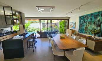 Imagem 6: Casa a Venda em Juquehy - Portal 18, 60 metros da praia, 5 suítes, churrasqueira e piscina