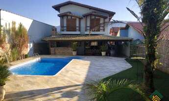 Imagem: Casa com 4 quartos, 504,00m², à venda