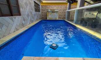 Imagem: Casa com quartos edícula e Piscina em