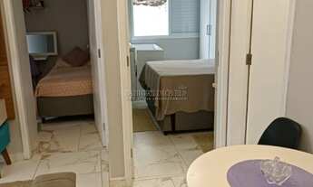 Imagem: CASA DE FRENTE SOBREPOSTA ALTA COM SACADA