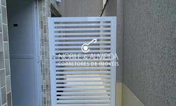 Imagem: Sobreposta térrea com churrasqueira e portão