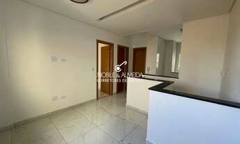 Imagem 2: Sobreposta térrea com churrasqueira e portão privativo