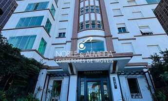 Imagem 2: Prédio frente à orla. Apartamento finamente reformado