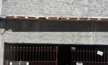 Imagem 2: 3 dormitórios, 1 suítes, 2 banheiro, 2 vagas na garagem