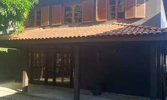 Imagem 6: Casa em Alphaville 11 | 350m2 | 4 dormitórios, sendo 2 suítes | Sala com lareira