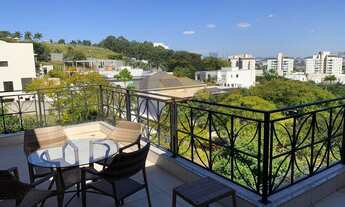 Imagem 4: Tamboré 10 | casa com bastante luz natural | piscina com borda infinita | sauna