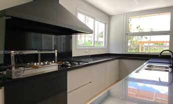 Imagem 2: Casa no Alphaville 01 - venda - 5 suítes com sacada, sendo uma com closet e hidromassagem