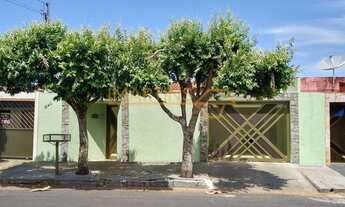 Imagem: Casa Padrão, 3 dormitórios, 2 banheiro