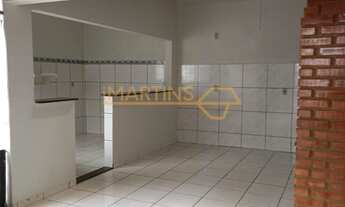 Imagem 2: Casa Padrão, 3 dormitórios, 2 suíte, 3 banheiro, 2 vagas na garagem