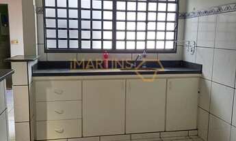 Imagem 4: Casa Padrão, 3 dormitórios, 2 suíte, 3 banheiro, 2 vagas na garagem