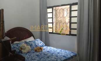 Imagem 3: Casa Padrão, 4 dormitórios, 2 vagas na garagem