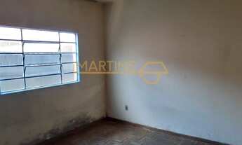 Imagem 2: Casa para Venda, Araguari / MG, bairro Amorim, 3 dormitórios, 1 banheiro, 2 vagas de garag