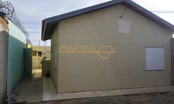 Imagem: Casa Padrão, 2 dormitórios, 1 suítes