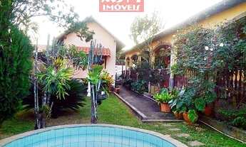 Imagem: Casa Padrão, 4 dormitórios, 2 suíte