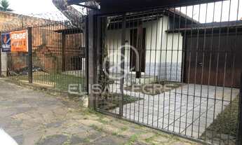 Imagem: 02 casas de alvenaria em amplo terreno no