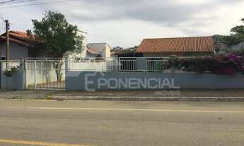 Imagem: 2 dormitórios, 1 banheiros, 1 vaga na garagem