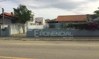 Imagem: Casa à venda no bairro Barra do Rio Cerro