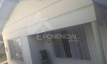 Imagem: 4 dormitórios, 1 suítes, 2 banheiro, 1