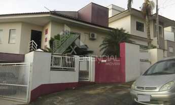 Imagem: 3 dormitórios, 1 suítes, 1 banheiros