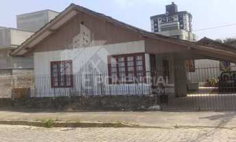 Imagem 2: 3 dormitórios, 1 banheiros, 1 vaga na garagem