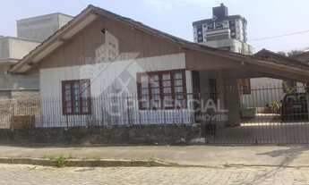 Imagem: 3 dormitórios, 1 banheiros, 1 vaga na garagem