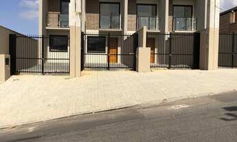 Imagem: Sobrado Geminado para Venda no Bairro Iririú