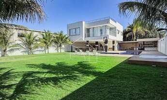 Imagem 4: MANSÃO EM COSTA AZUL – PRAIA GRANDE, FUNDÃO COM 7 QUARTOS E 2 SUÍTES