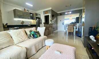 Imagem 2: Apartamento na Praia Brava á poucos metros do mar