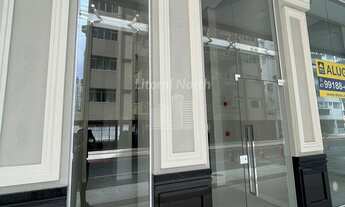 Imagem 2: Sala térrea com Mezanino e Ótima localização na Quadra do Mar