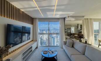 Imagem 6: Apartamento de Alto Padrão na Quadra do Mar com Bela Vista Definitiva para o Mar