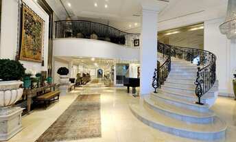 Imagem 3: Apartamento de Altíssimo Padrão com Piscina Privativa de frente para o Mar