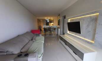 Imagem 2: Apartamento na Praia Brava próximo ao mar