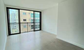 Imagem 3: Apartamento de Luxo no Centro de Balneário Camboriú-SC: 4 Quartos, 2 Suítes, 2 Salas, 4 Ba