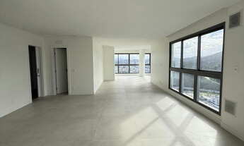 Imagem 2: Apartamento de luxo com 4 quartos no Centro de Balneário Camboriú-SC: 2 suites, 2 salas, 4