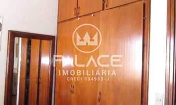 Imagem 3: Casa de rua - / Residencial / Vila Rezende