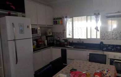 Imagem 3: Casa de rua - / Residencial / Jardim Astúrias I