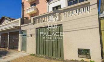 Imagem: Casa de rua / Residencial / Centro