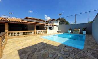 Imagem: Chácara urbana com piscina na Nova Suiça