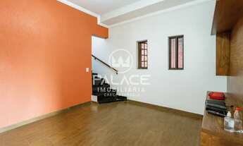 Imagem: Casa de rua / Residencial / Castelinho