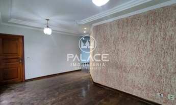 Imagem 2: Casa de rua : / Residencial / Alto