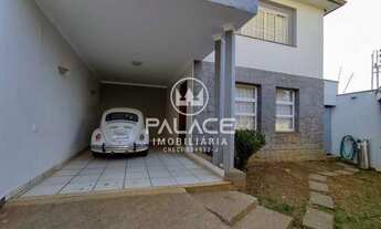 Imagem: Casa de rua / Residencial / Centro